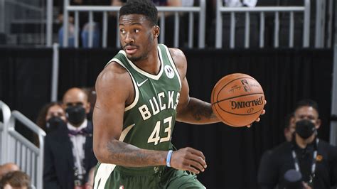 Thanasis antetokounmpo salary - Antetokounmpo played 32 games for the Herd last season and averaged 5.8 points per game. Giannis Antetokounmpo is a two-time MVP for the Bucks, and Thanasis has been a staple on their bench for ...